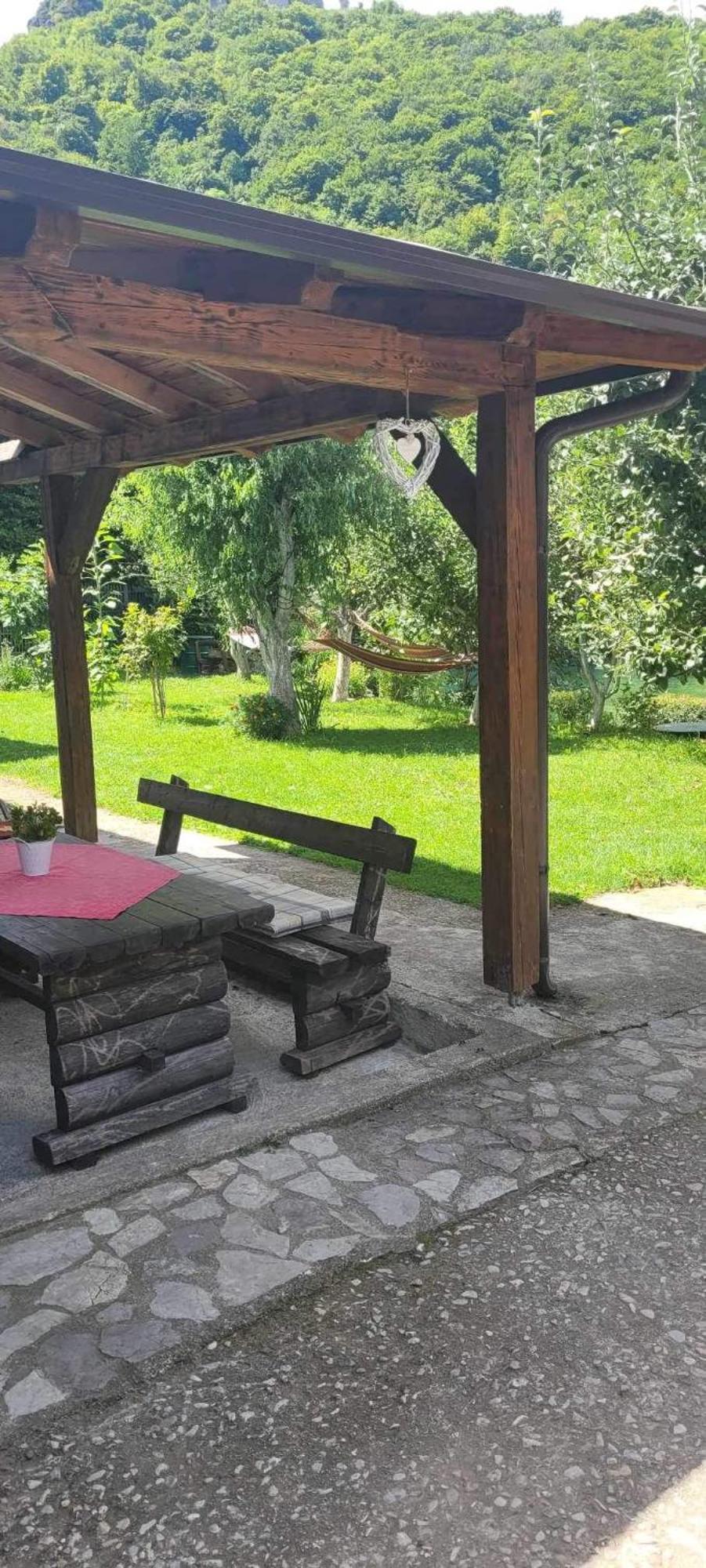 Domacinstvo Una-Ostrovica Kulen Vakuf Exterior foto